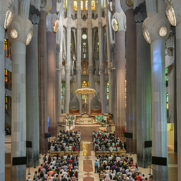 Rezar en la Basílica - Sagrada Familia - Sagrada Familia