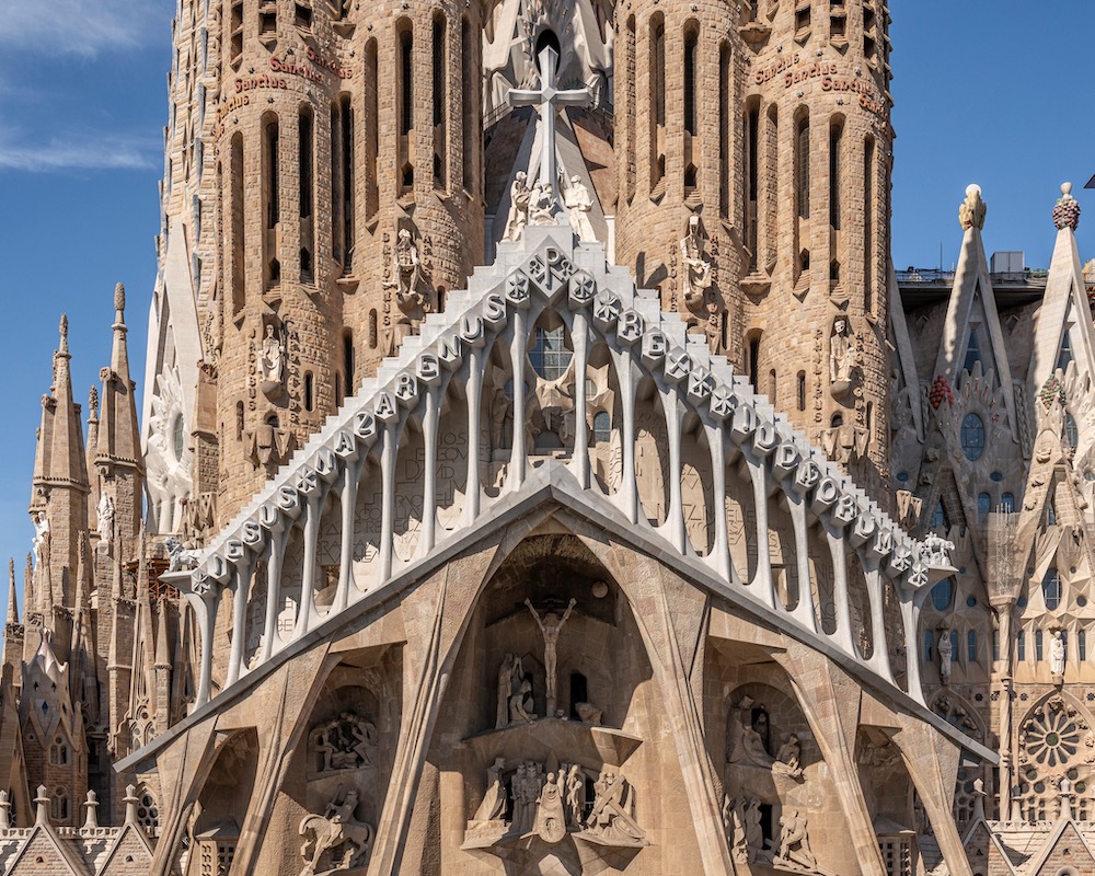 The Sagrada Família is working to adapt the provisional space