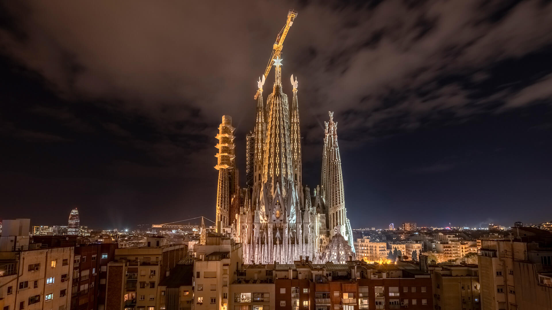 Il·luminació dels terminals de les torres dels Evangelistes Lluc i Marc