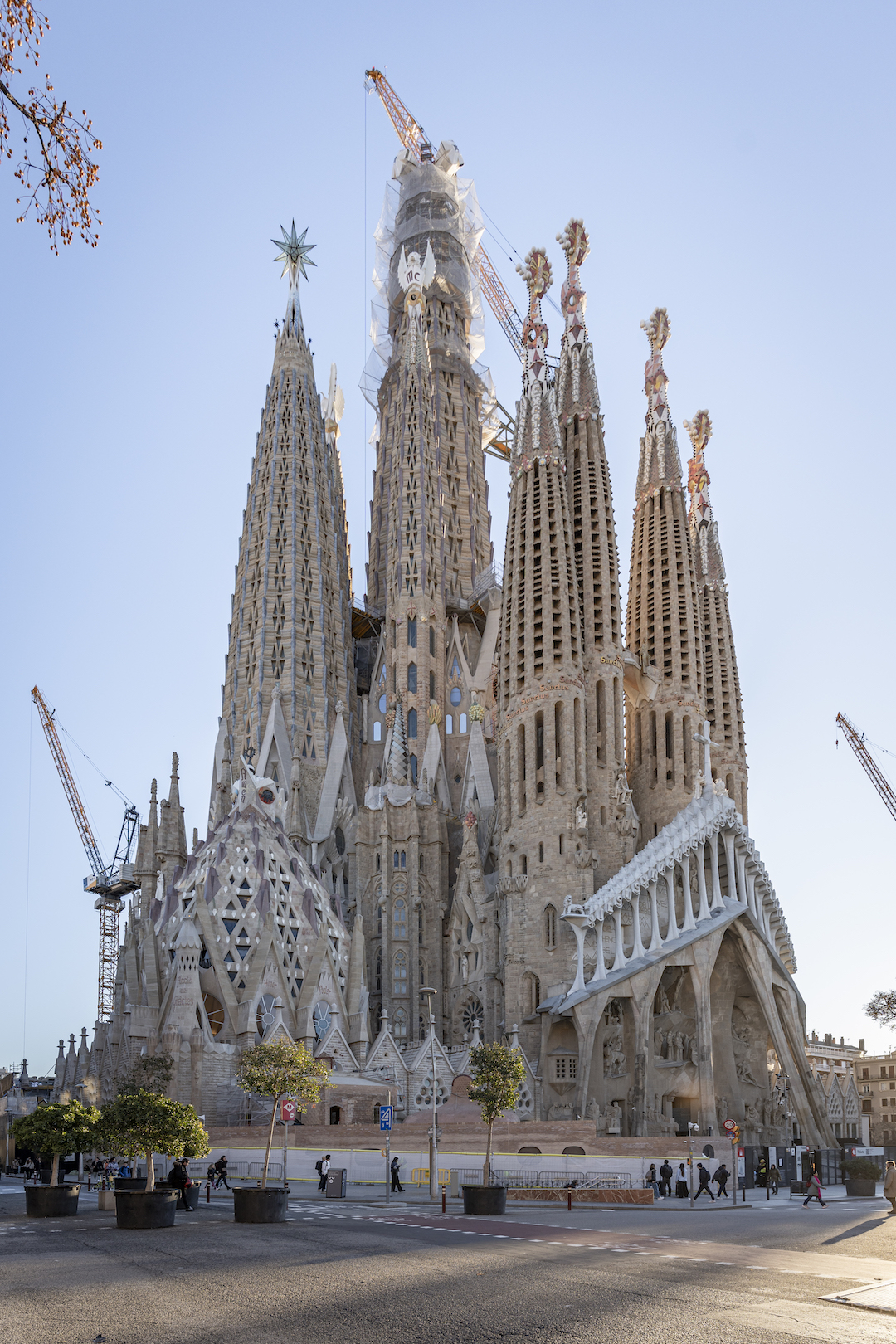 Exterior perspective of the Sagrada Familia