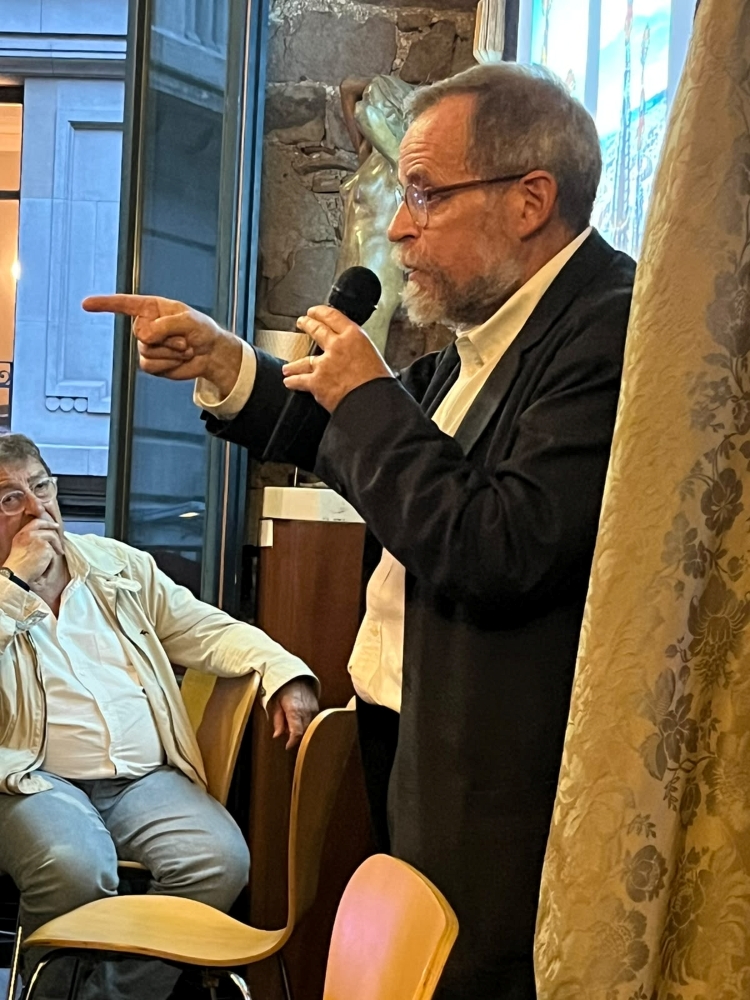 Photo: Mon Cardona